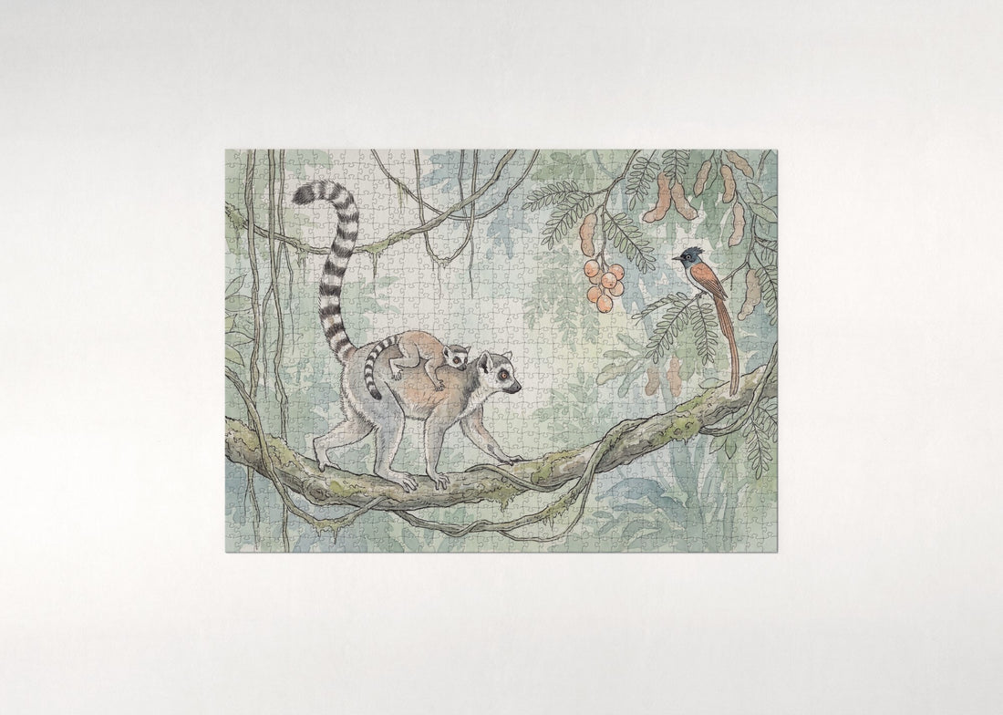 Baby Lemur on Its Mother's Back jigsaw puzzle - gift box
