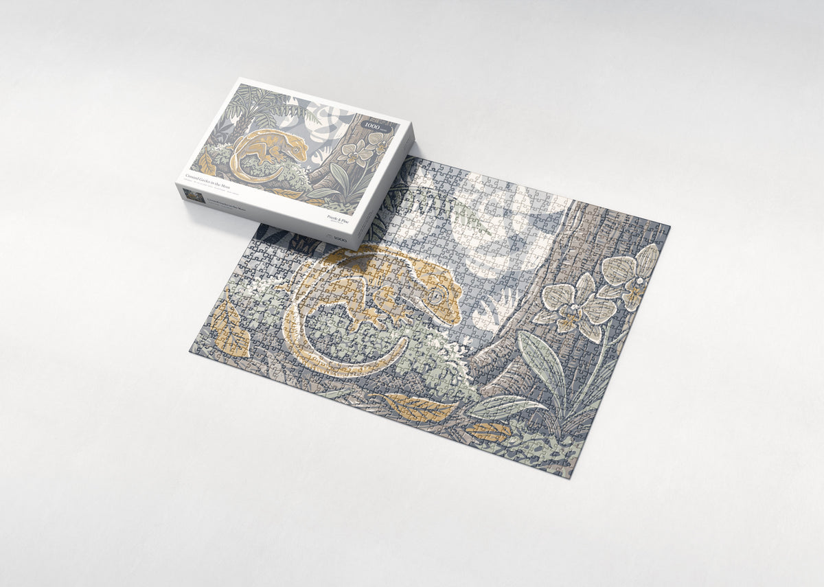 Crested Gecko in the Moss jigsaw puzzle - box and puzzle