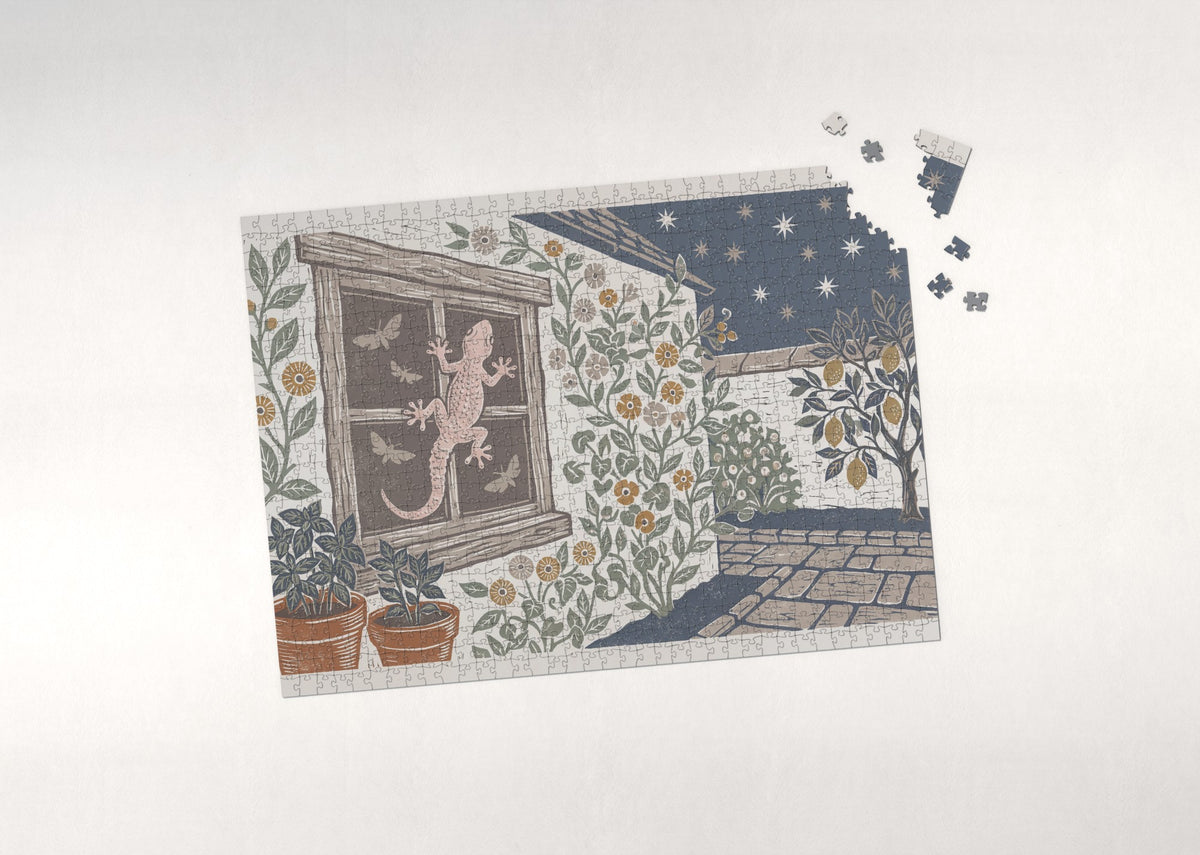 Gecko on the Window at Night jigsaw puzzle - puzzle with loose pieces